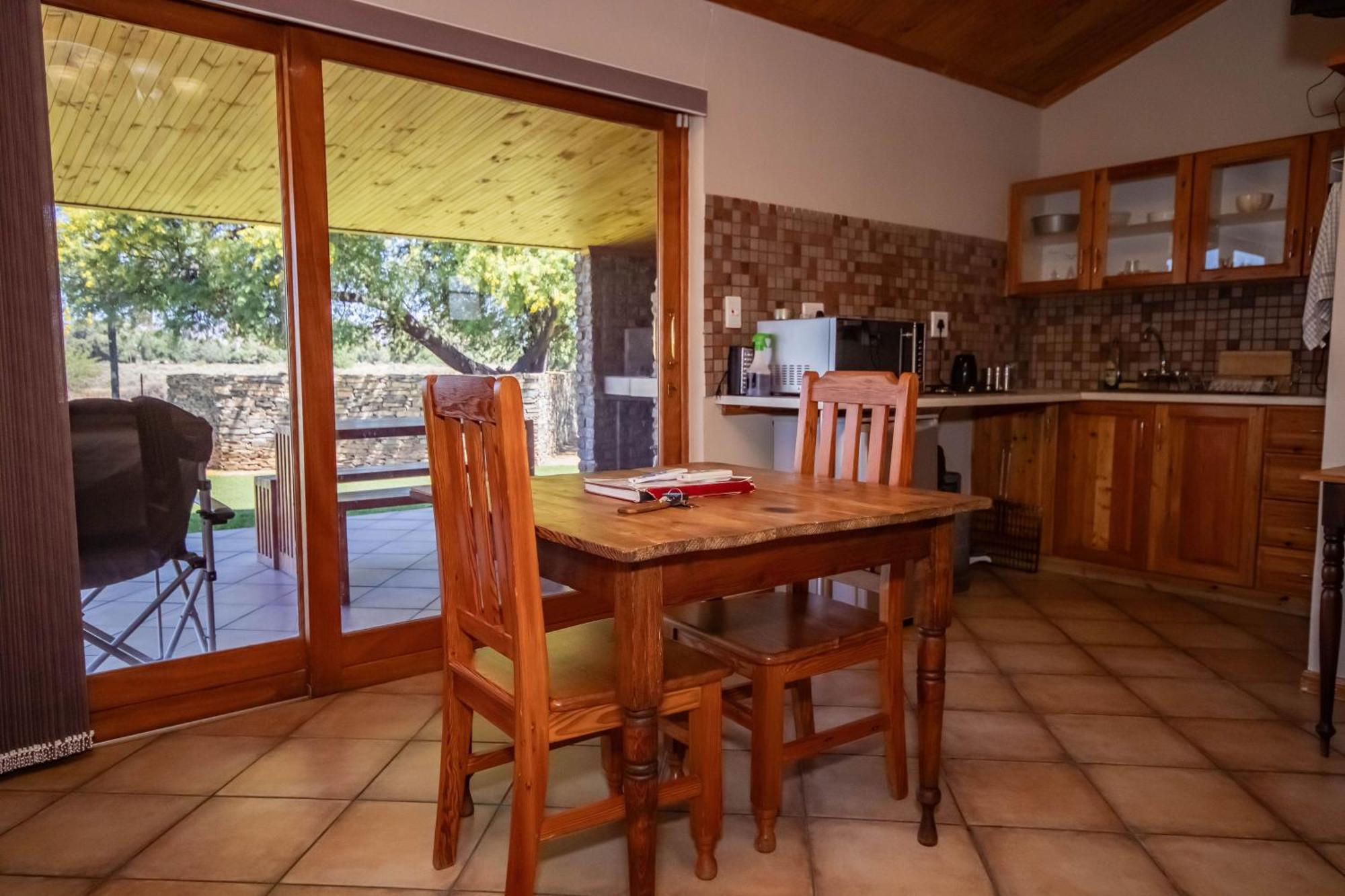 Tarantula Guest House Calvinia ภายนอก รูปภาพ