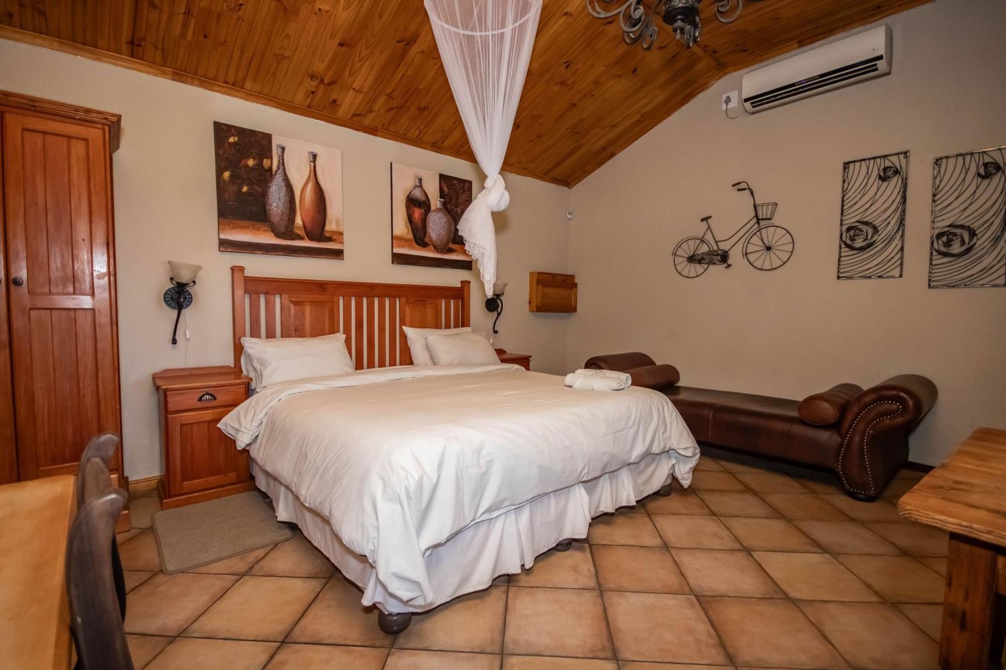 Tarantula Guest House Calvinia ภายนอก รูปภาพ