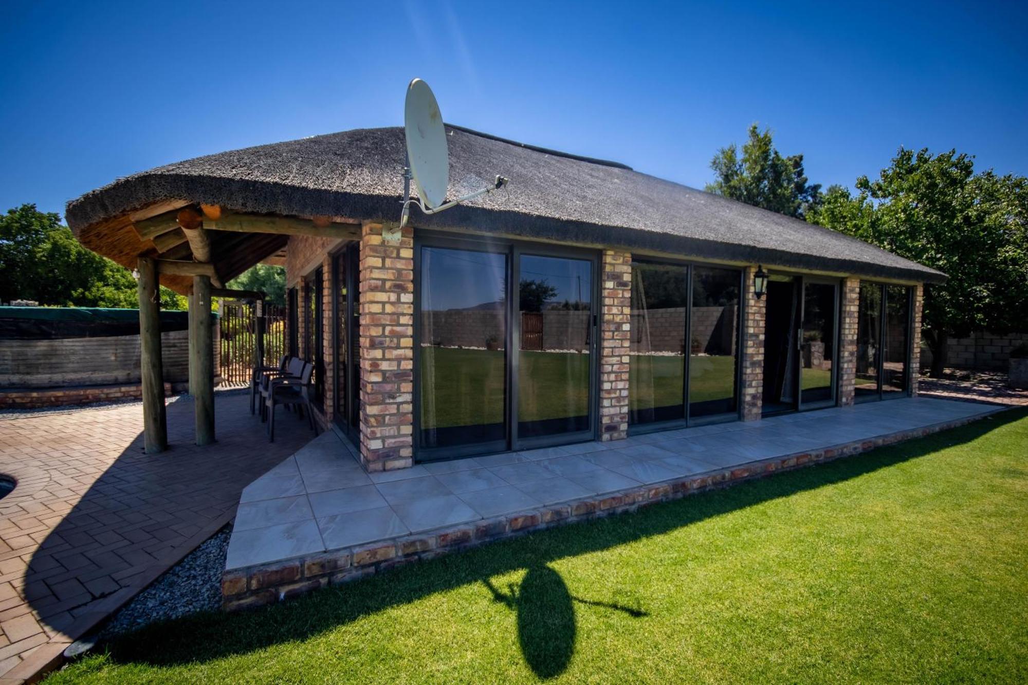 Tarantula Guest House Calvinia ภายนอก รูปภาพ
