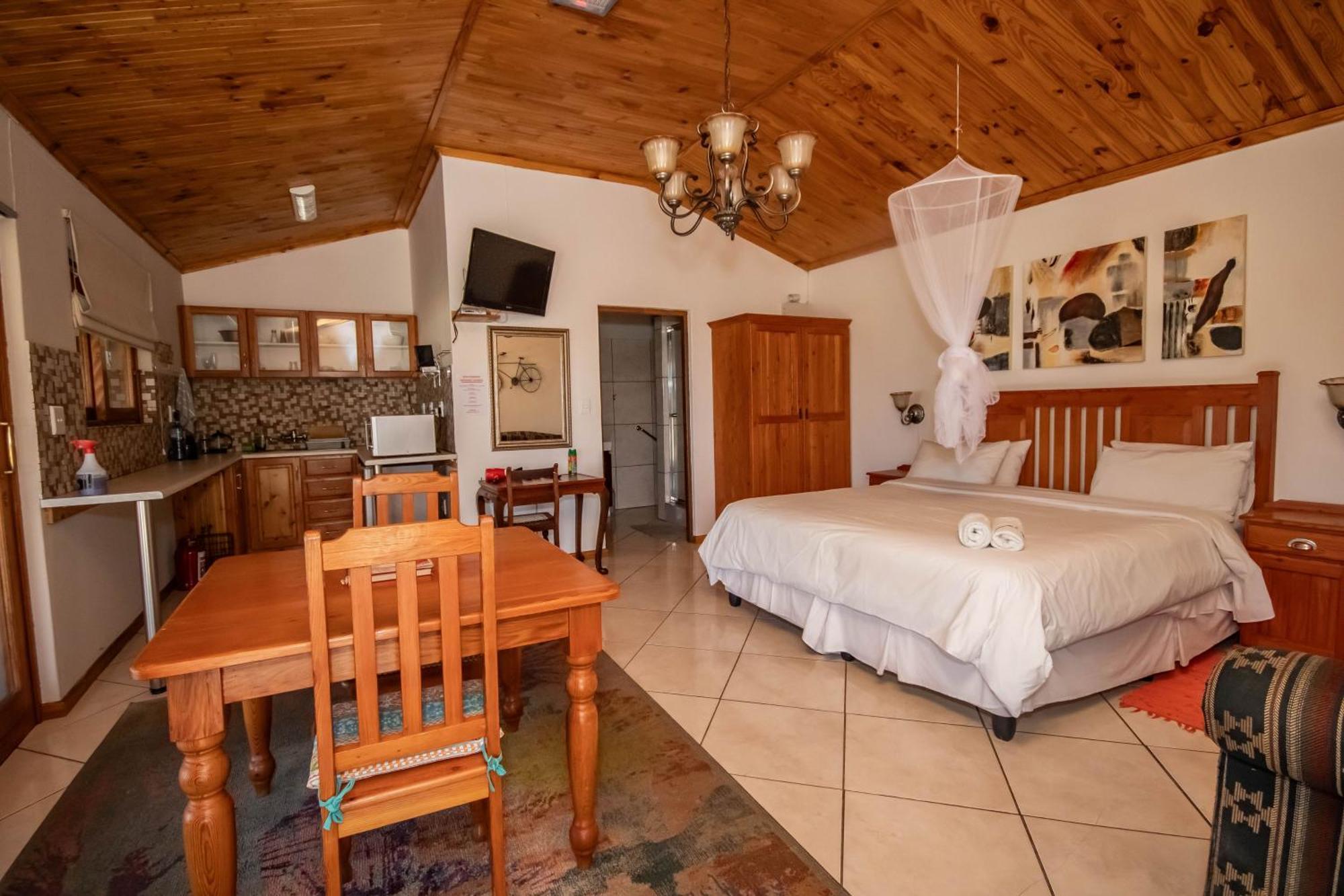 Tarantula Guest House Calvinia ภายนอก รูปภาพ