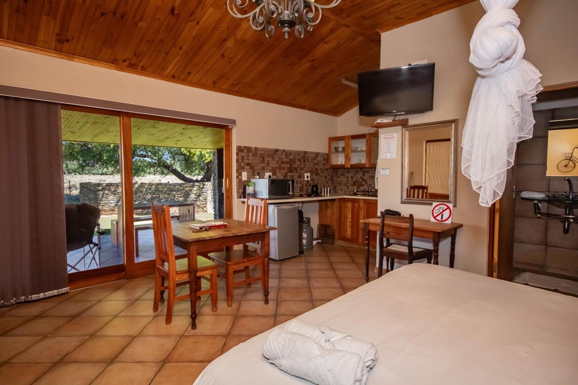 Tarantula Guest House Calvinia ภายนอก รูปภาพ